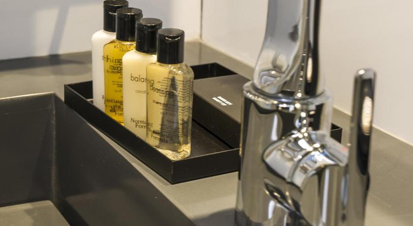 standard-double-room-11