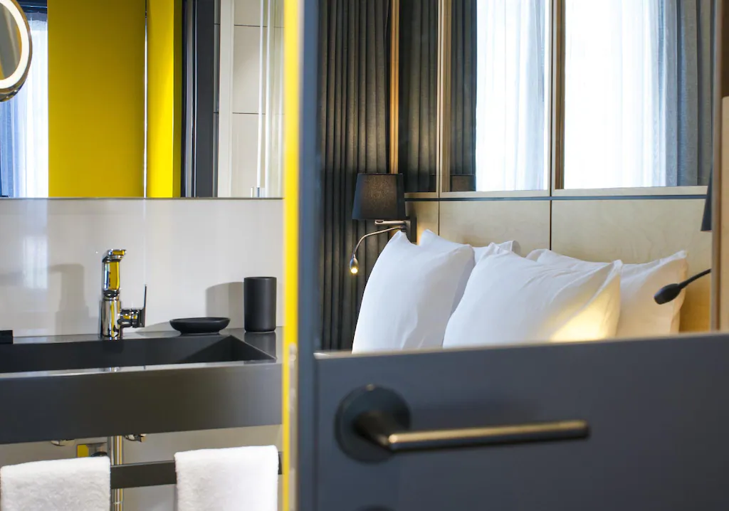 standard-double-room-3