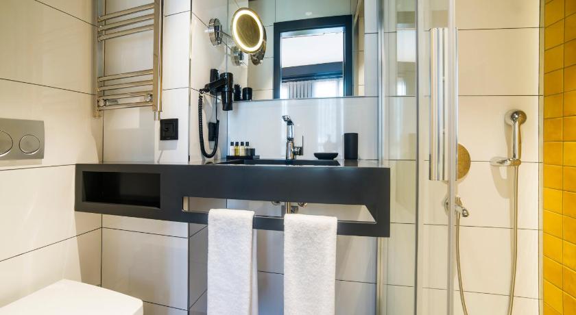 standard-double-room-8